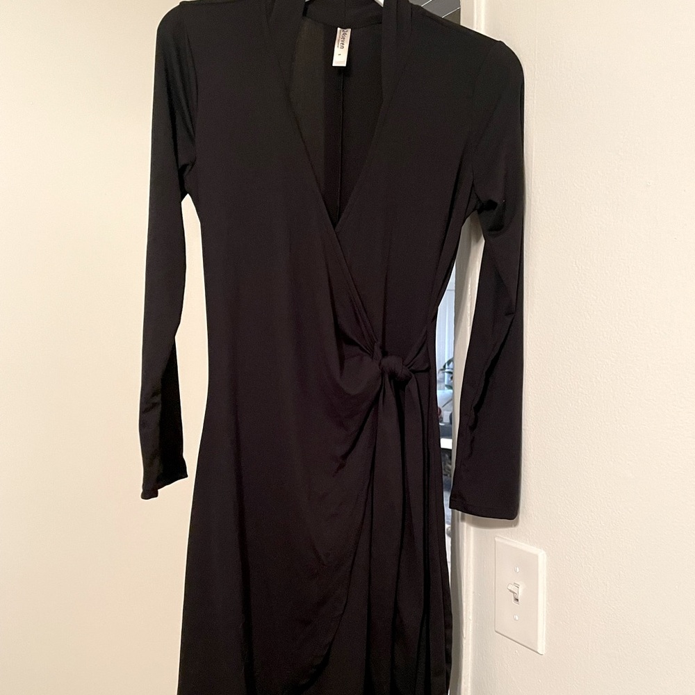 Black wrap dress - Picture 3 of 6